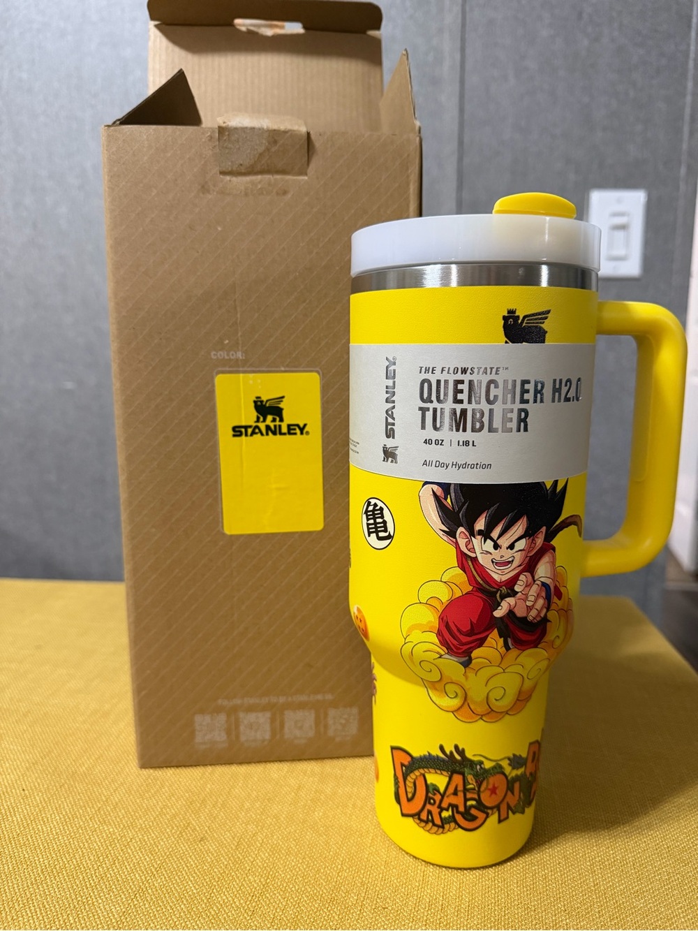 Stanley Yellow Dragon Ball Quencher H2.0 40ozTumbler